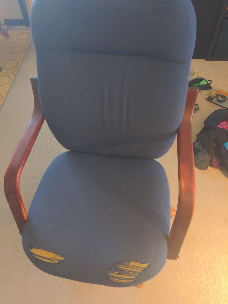 Office chair, needs repair. Free. - photo 2