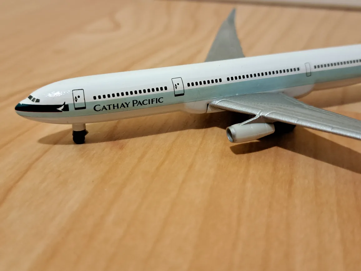 Cathay Pacific Airplane Model 1:500 Scale image indicator(5)