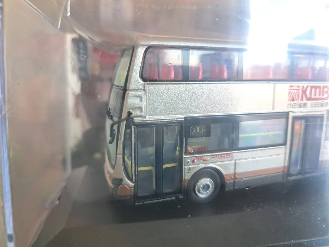BRAND NEW HONG KONG 1/76 KMB Volvo BUS Model 2500Limited edition image indicator(3)