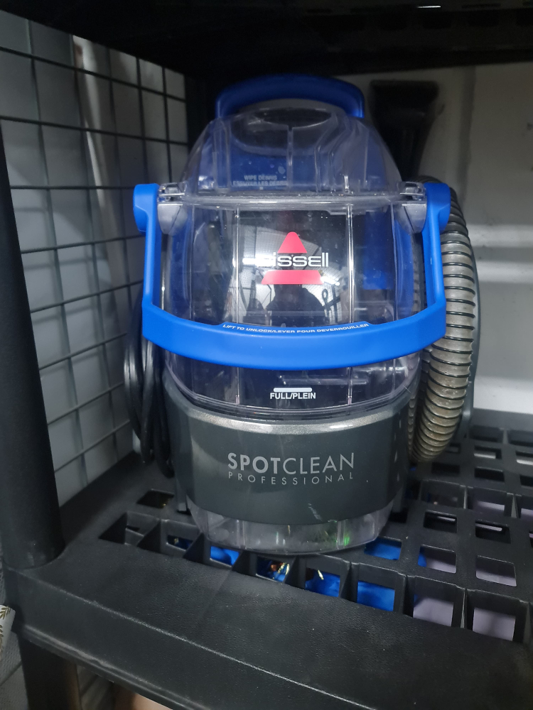 Bissell SpotClean Professional Carpet Cleaner - photo 2