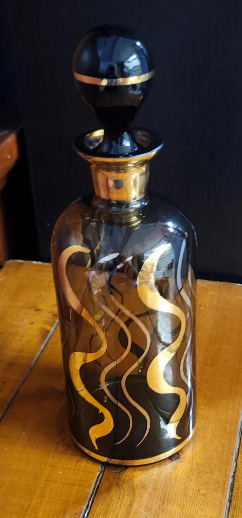 Vintage Glass Decanter with Gold Accents image indicator(3)