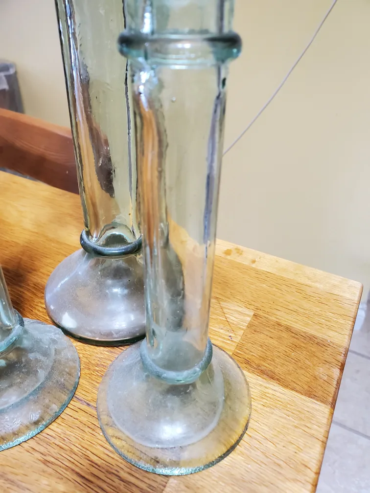 Set of three glass candle holders (green) image indicator(2)