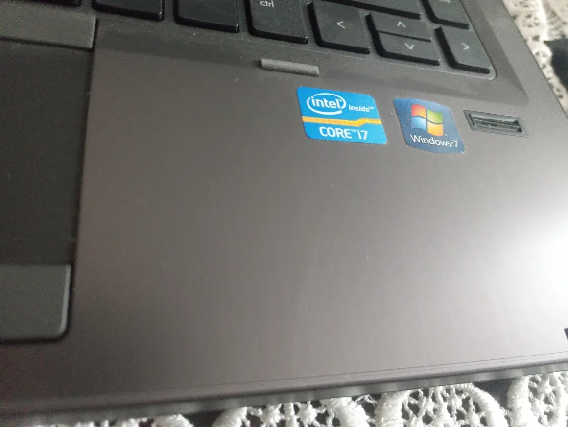 used HP laptop with charger $75 image indicator(4)