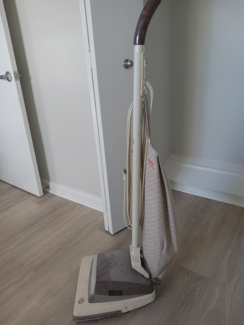 Vintage Hoover Upright Vacuum Cleaner - photo 2