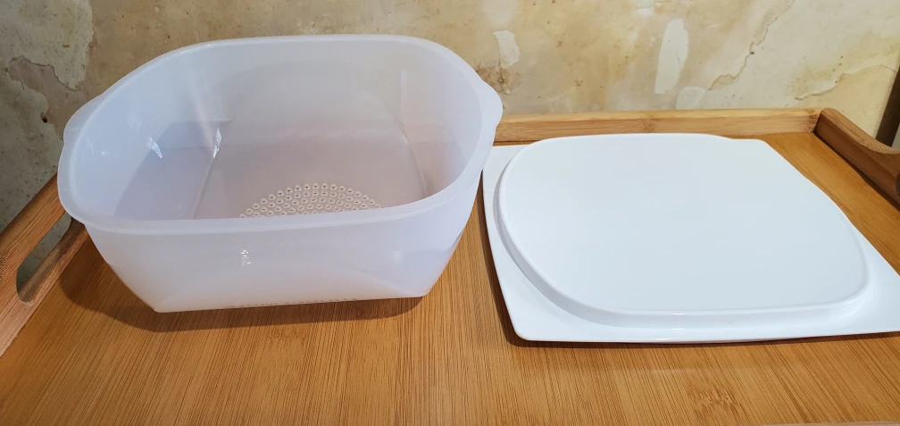 TUPPERWARE cheese holder #freecycle - photo 2