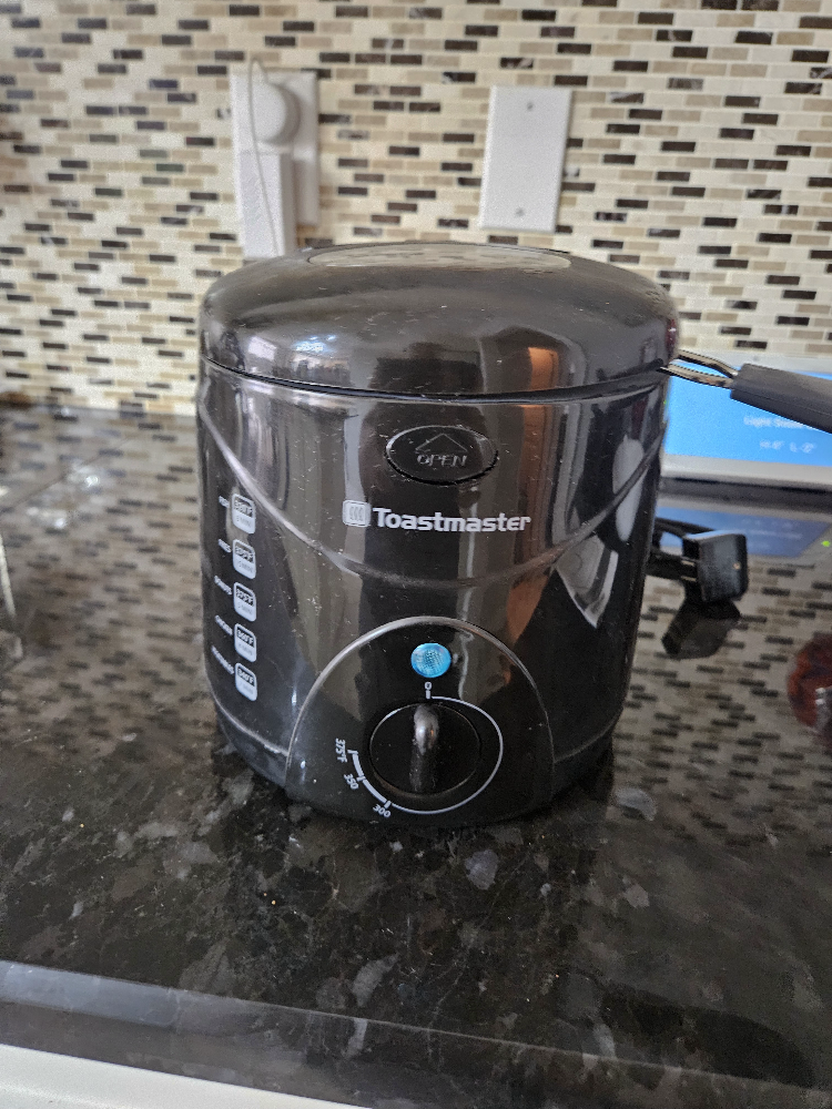 Toastmaster Deep Fryer - photo 3