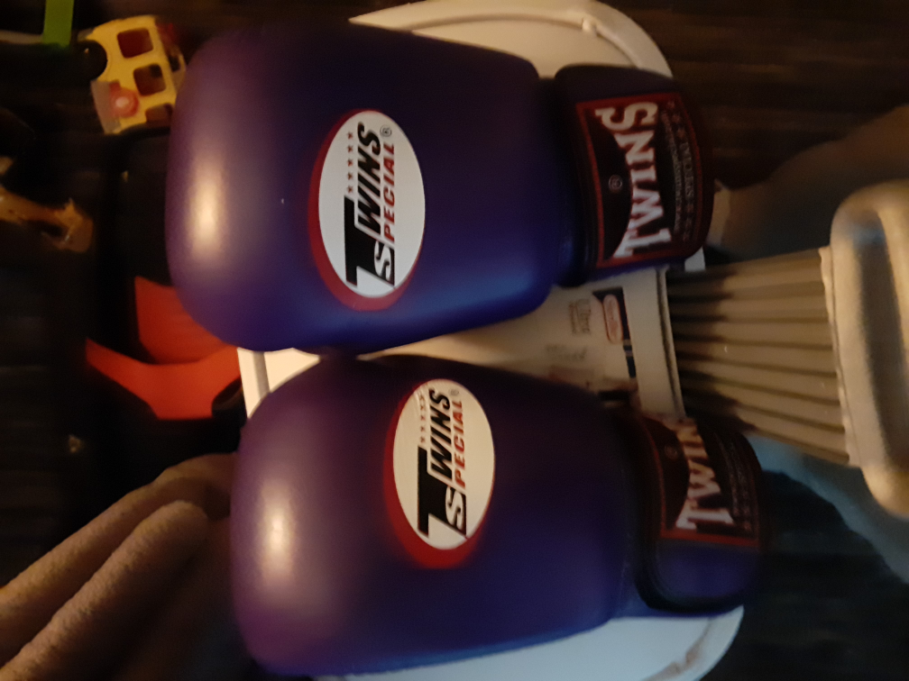 Twins Special 16 oz Purple Boxing Gloves - photo 2