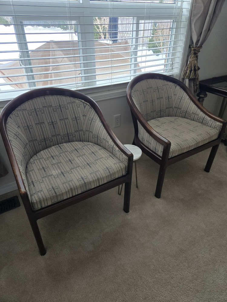 2 LIVING ROOM ACCENT CHAIRS - photo 2