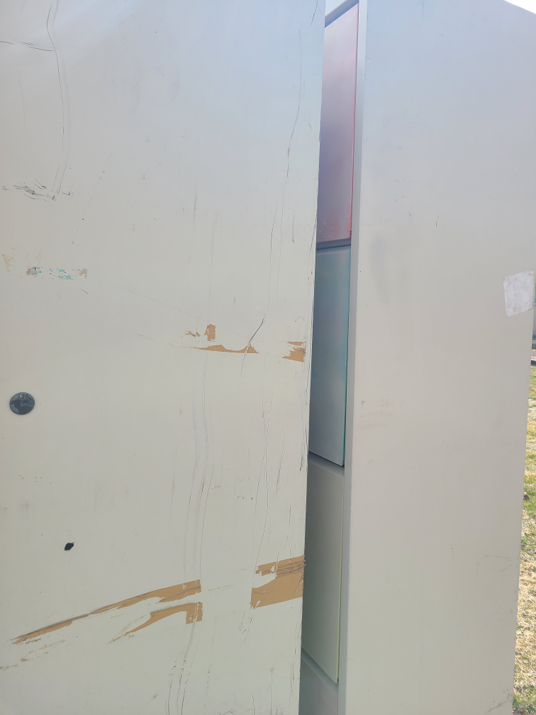 3 Large Metal Cabinets - Industrial/Commercial - photo 3