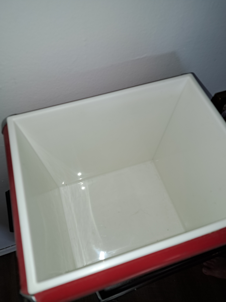 Mill St. Brewery Red Metal Cooler - photo 2