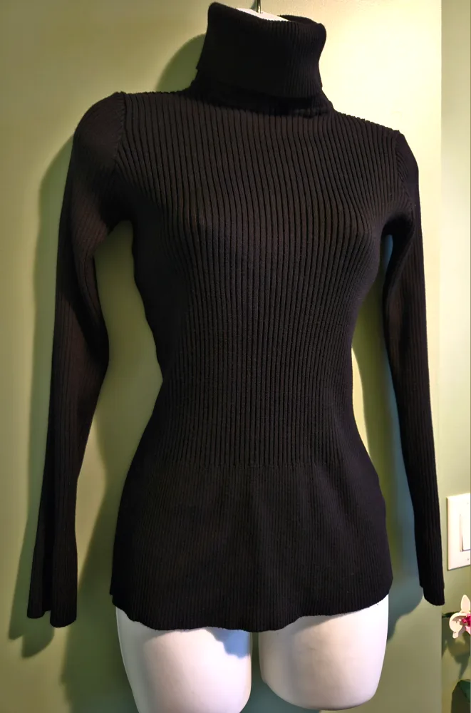 Women's Black Ribbed Turtleneck Sweater - Size Medium image indicator(2)