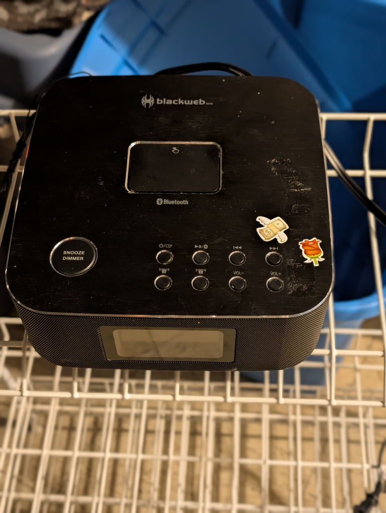 Blackweb Bluetooth Clock Radio with Alarm - photo 2