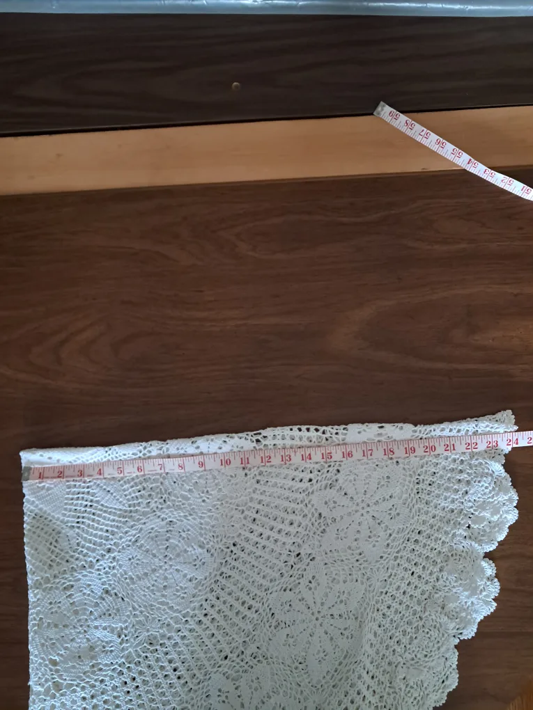 Vintage round Crochet Tablecloth image indicator(2)