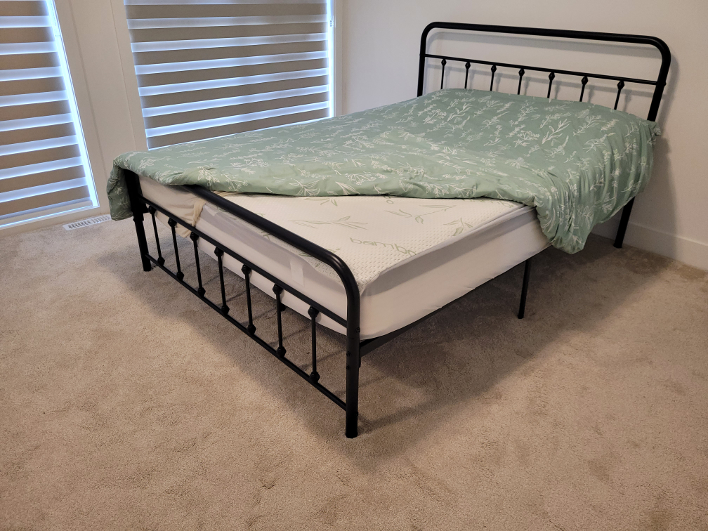Queen Mattress, Like new. Sale. - photo 2