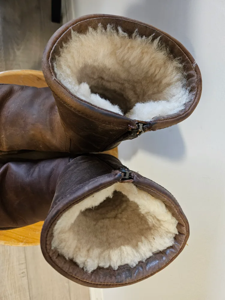 UGG Australia Classic Leather Boots - Brown - Women's Size 7 image indicator(3)