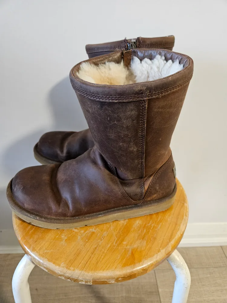 UGG Australia Classic Leather Boots - Brown - Women's Size 7 image indicator(4)