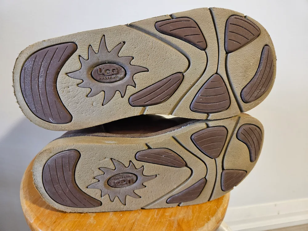 UGG Australia Classic Leather Boots - Brown - Women's Size 7 image indicator(7)