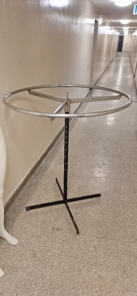 bundle of mannequins and rack for clothes image indicator(4)