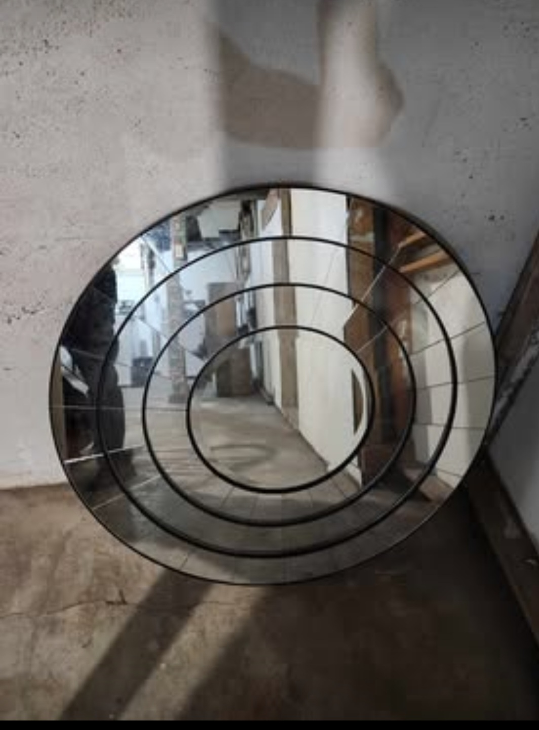Large Round Concentric Circle Mirror