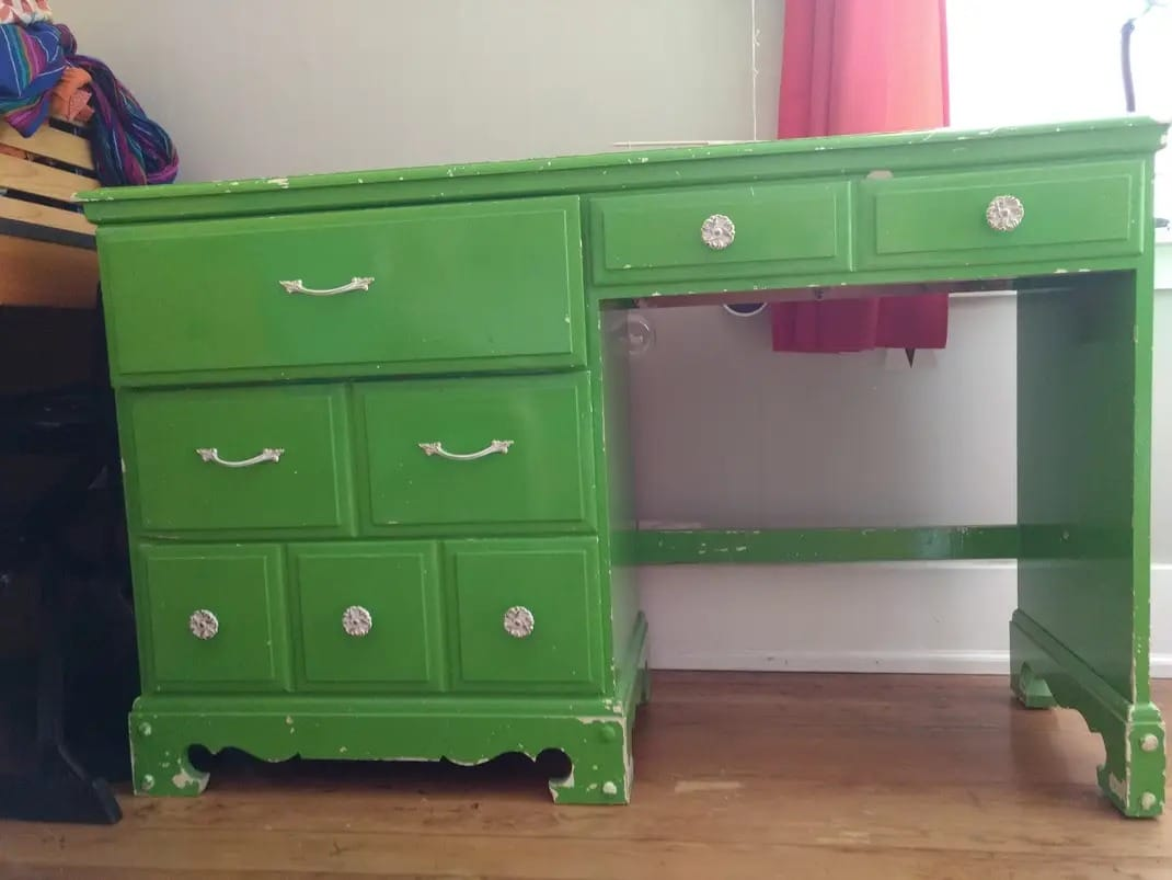 green desk
