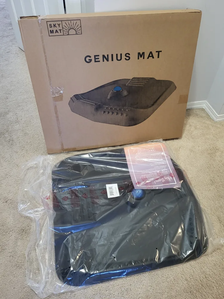 Anti fatigue kitchen/standing desk mat (New in box) image indicator(2)