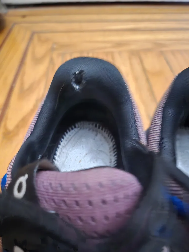 On Cloudsurfer - Women's Size US 8.5 image indicator(3)