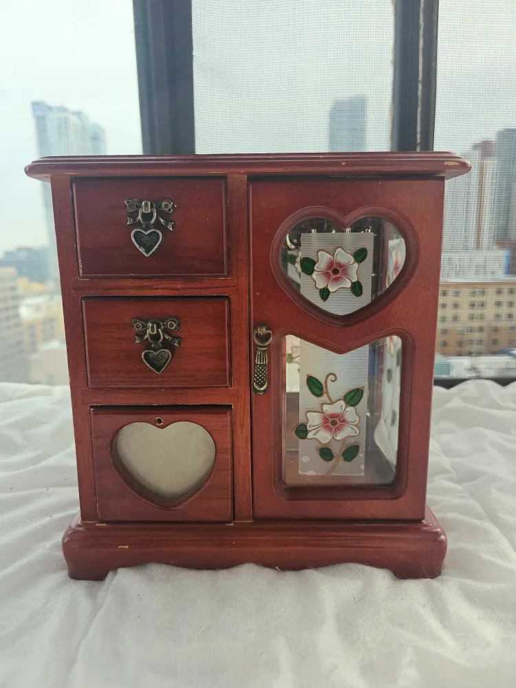 Vintage Wooden Jewelry box/display image indicator(2)