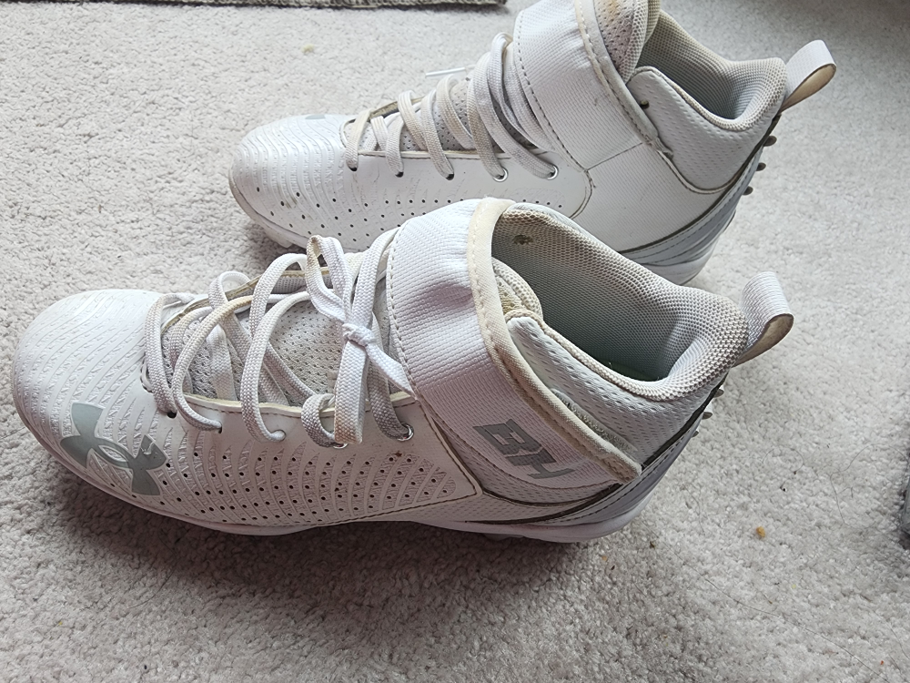 Under Armour Kids' Cleats - Size 4.5Y