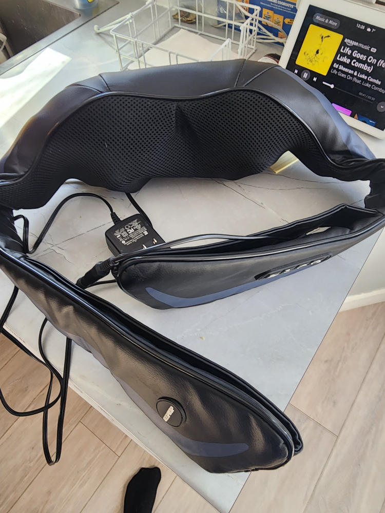 Neck and Shoulder Massager - photo 2