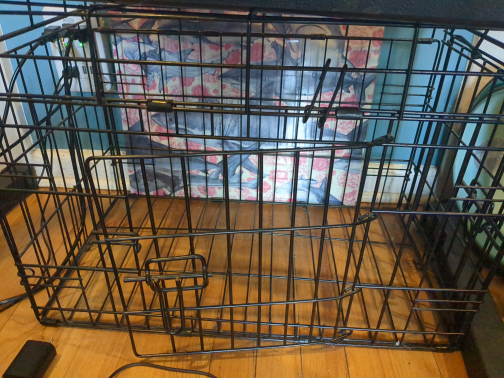 Black Metal Dog Crate