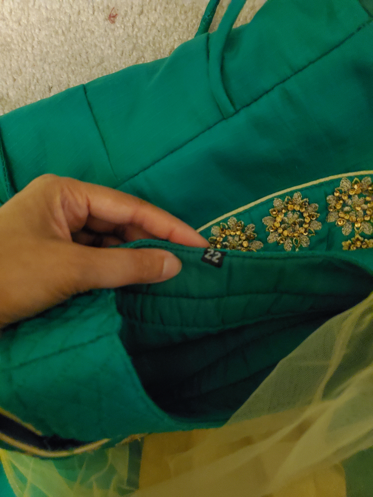 Girl's indian/pakistani suit with pant/ Dupatta - Size 22 - photo 5