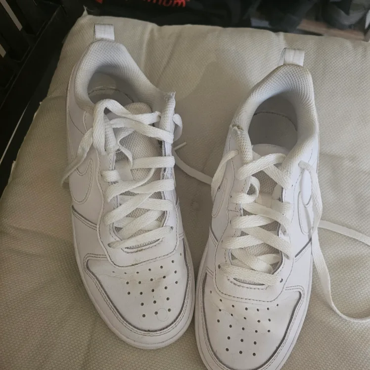 Nike Court Borough Low 2 Sneakers - White - Size 4Y image indicator(4)