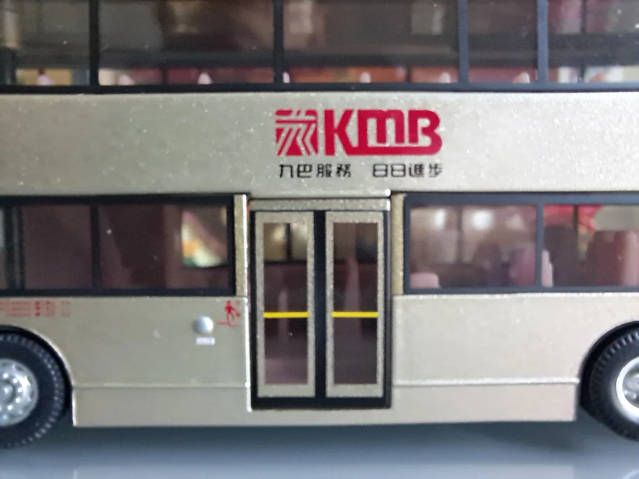 HONG KONG 1/76 KMB DENNIS BUS Model image indicator(8)