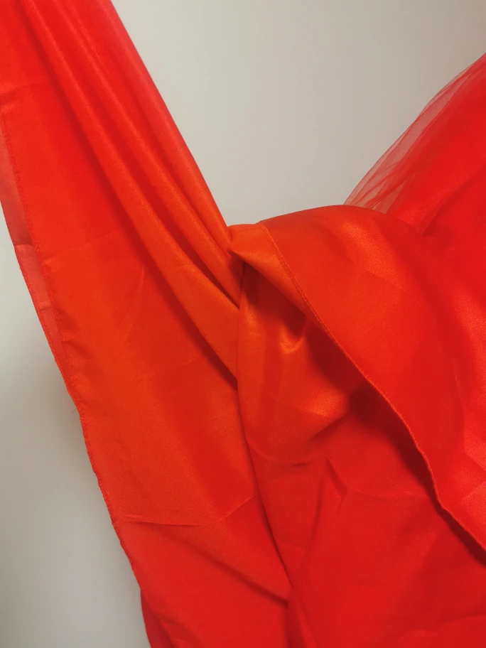 Red girls' special occasion dress - photo 4