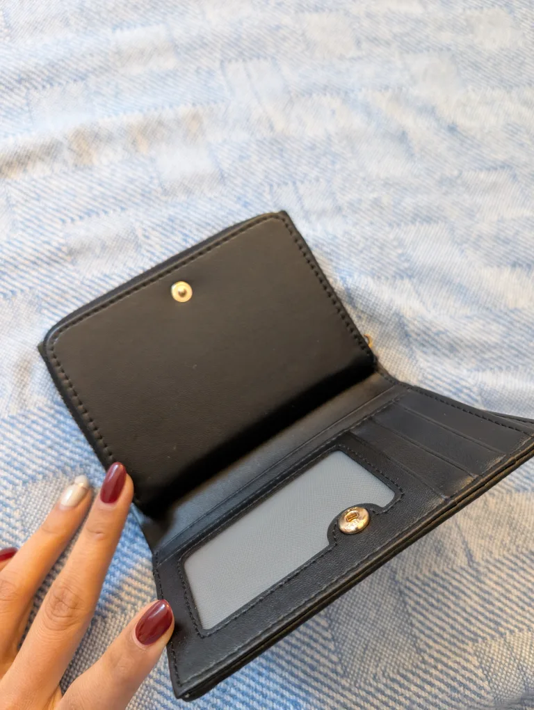 Dior Wallet image indicator(2)