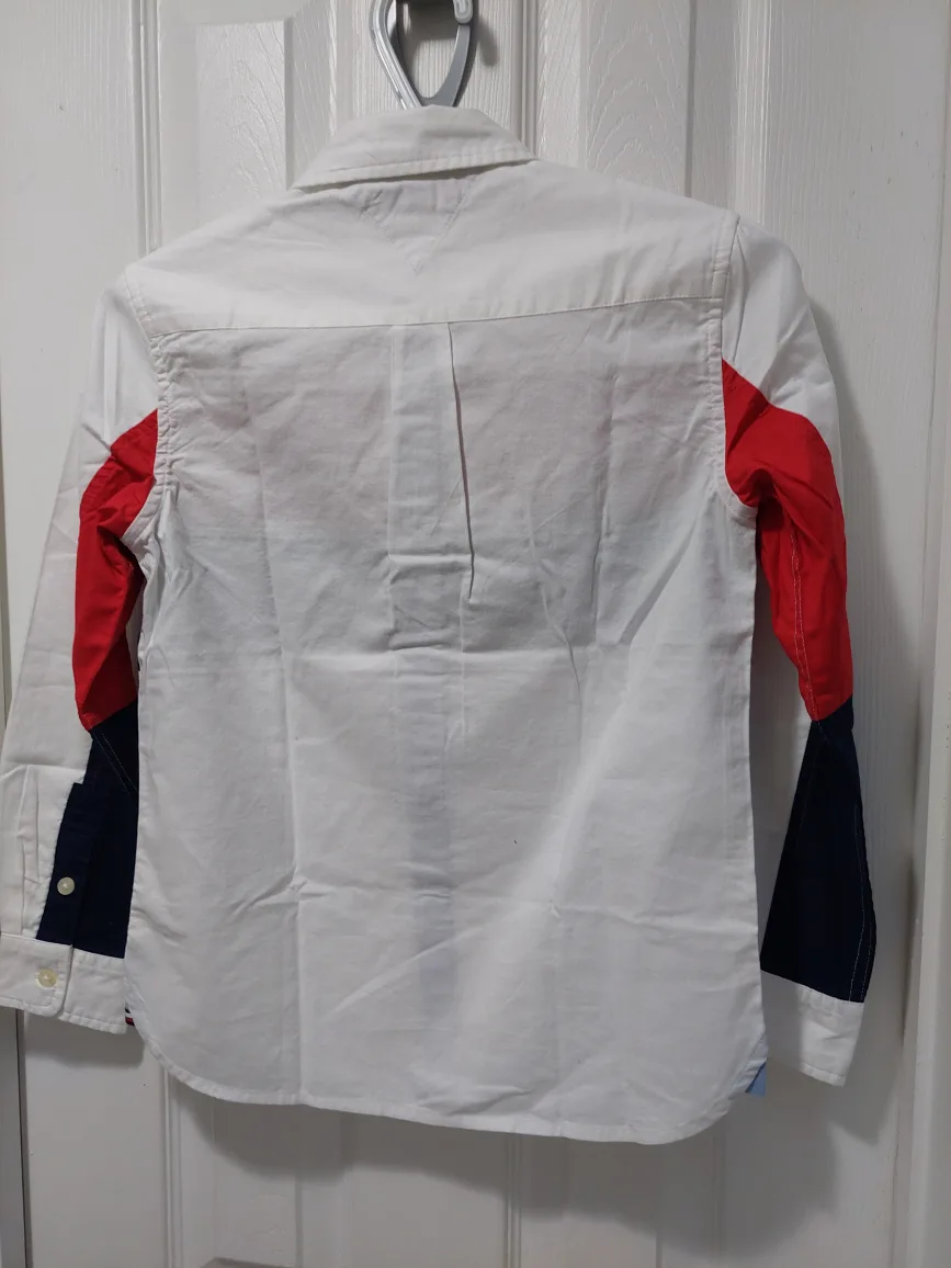 NEW- Tommy Hilfiger Boys' Colour-Block Oxford Shirt  NWT image indicator(3)