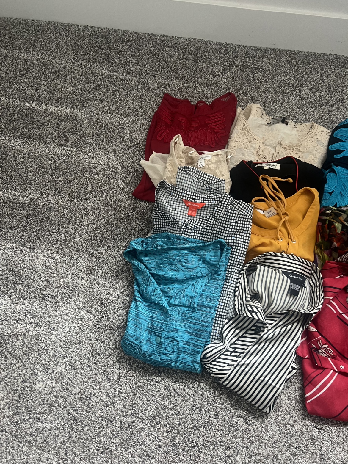 Bundle of 15 Women's Tops and Blouses - photo 2