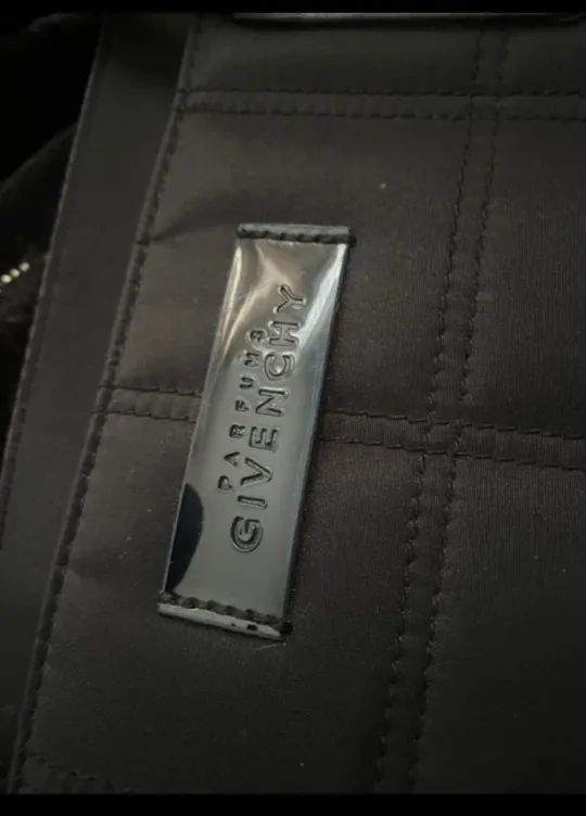 Givenchy Tote Bag image indicator(2)