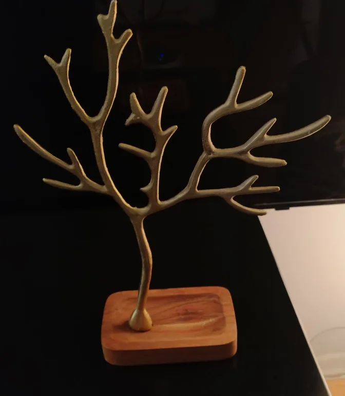 Gold Metal Jewellery Tree Stand image indicator(5)