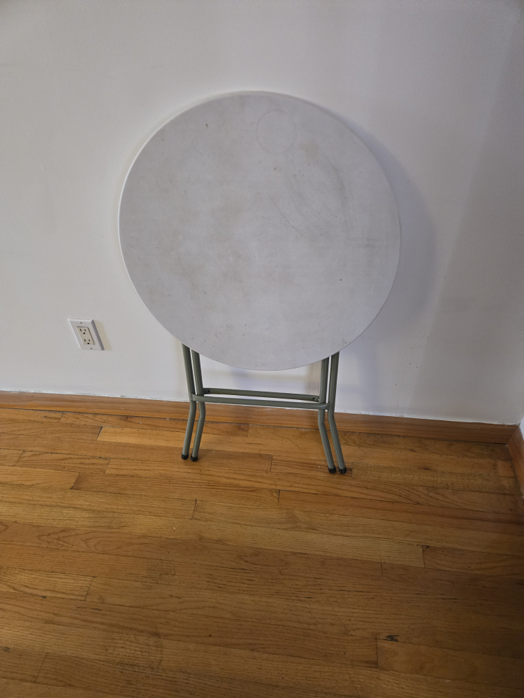 Round Folding Table - photo 2