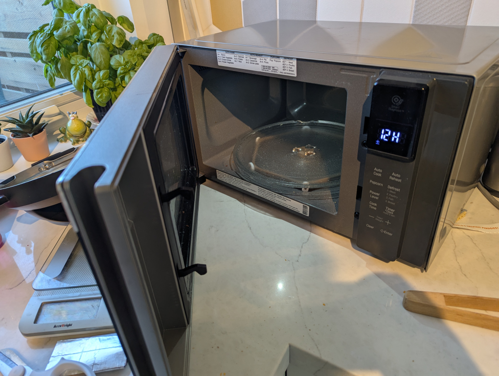 LG Microwave - Stainless Steel - Excellent Condition - photo 2