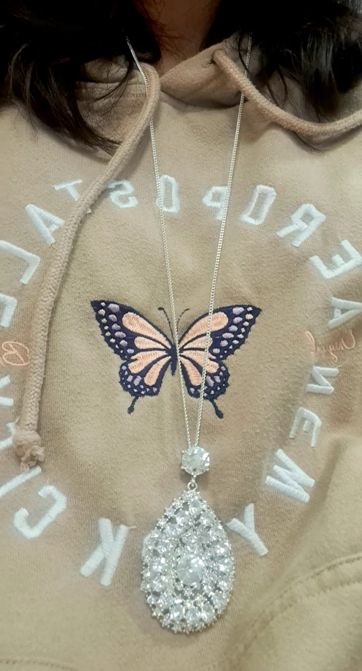 Stunning Crystal Teardrop Pendant Necklace image indicator(2)