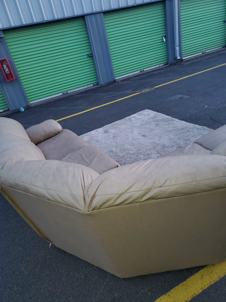 ASHLEY beige Leather Sectional w/pullout & recliners(DELIVERY) - photo 3