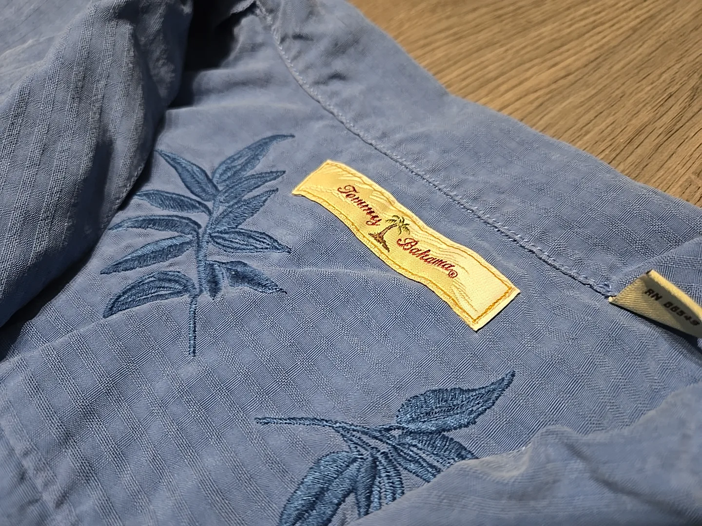 Tommy Bahama Men's XL Silk Button-Down Shirt image indicator(2)