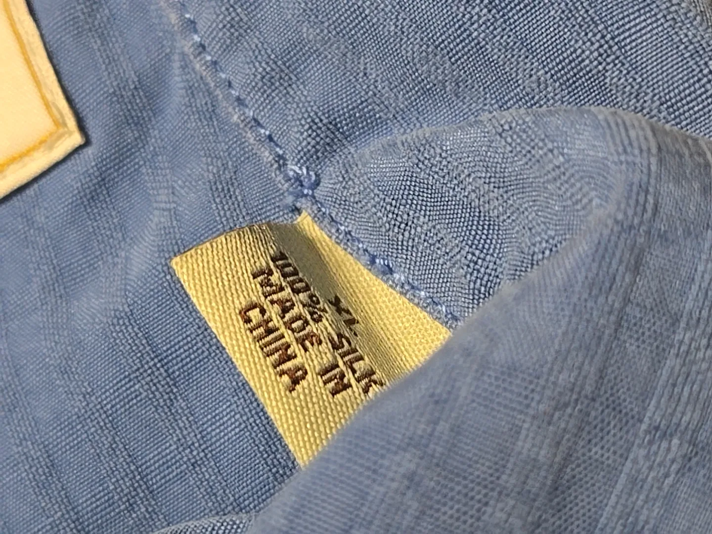 Tommy Bahama Men's XL Silk Button-Down Shirt image indicator(4)