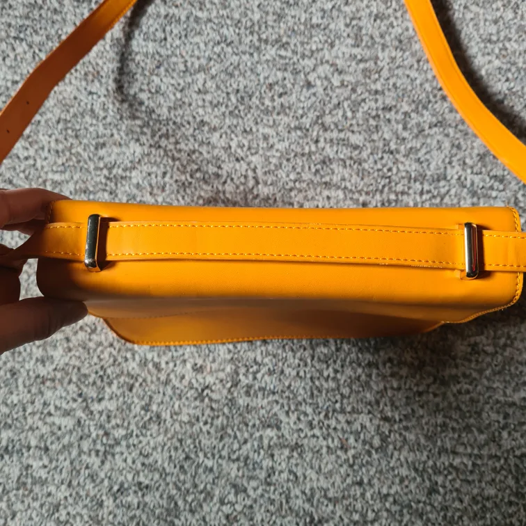 Orange Crossbody Bag Forever 21 image indicator(2)