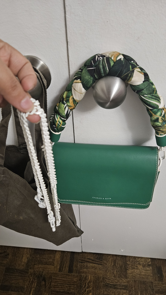 Charles & Keith - photo 3
