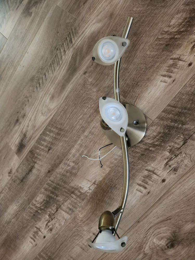 Three-light track lighting fixture - LED lights included image indicator(2)