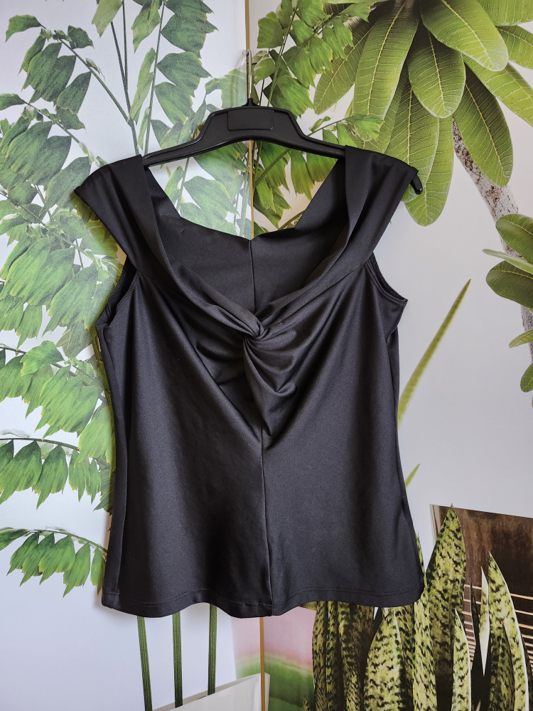 Le Chateau Black Off-the-Shoulder Blouse Size L/G