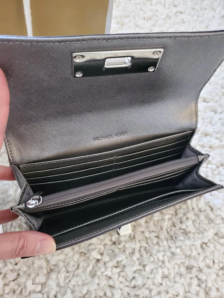 New Michael Kors Callie Carryall Leather Wallet - Nickel image indicator(3)